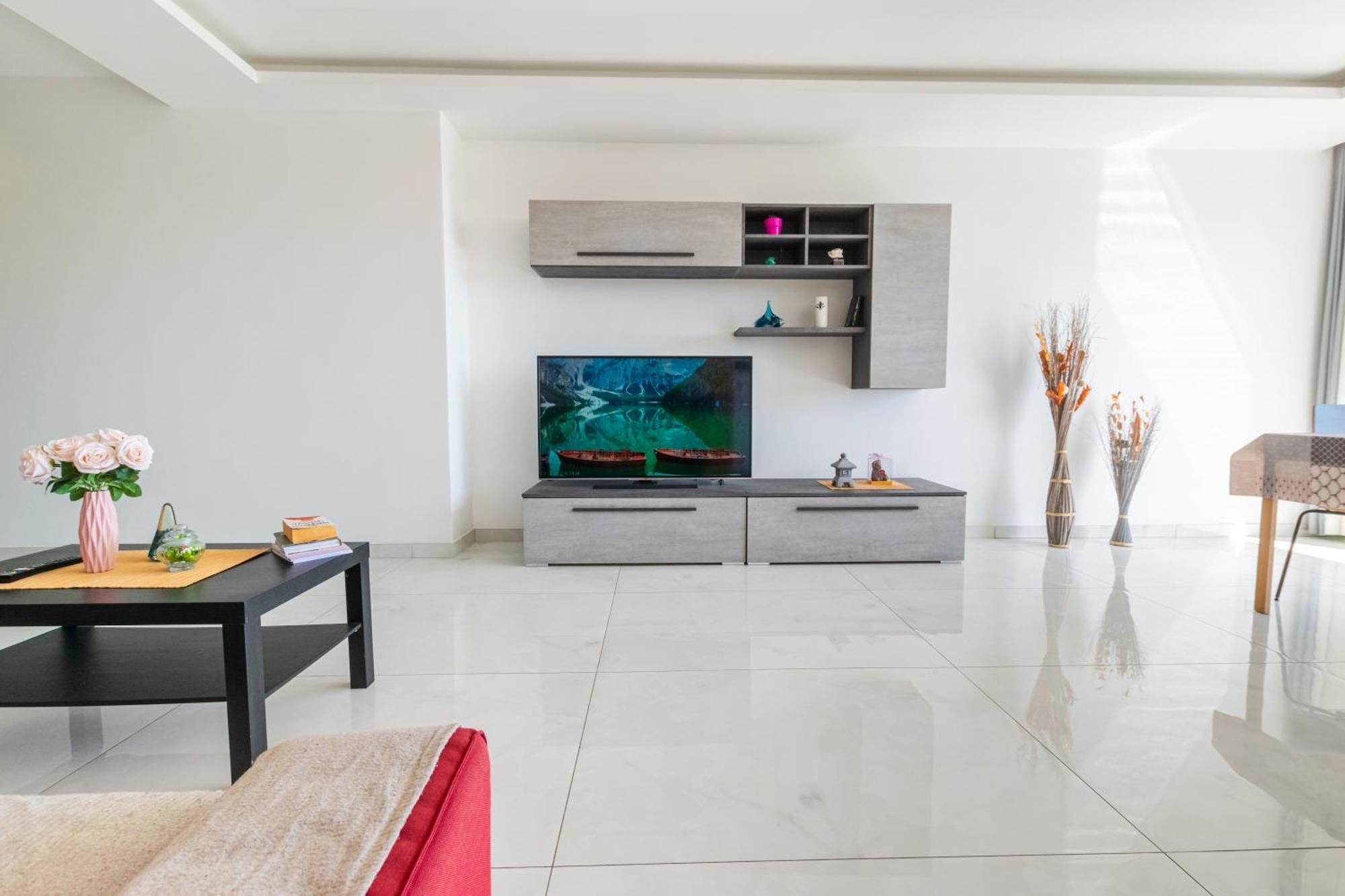 New Spacious Apartment With Amazing View Bugibba 圣保罗湾城 外观 照片